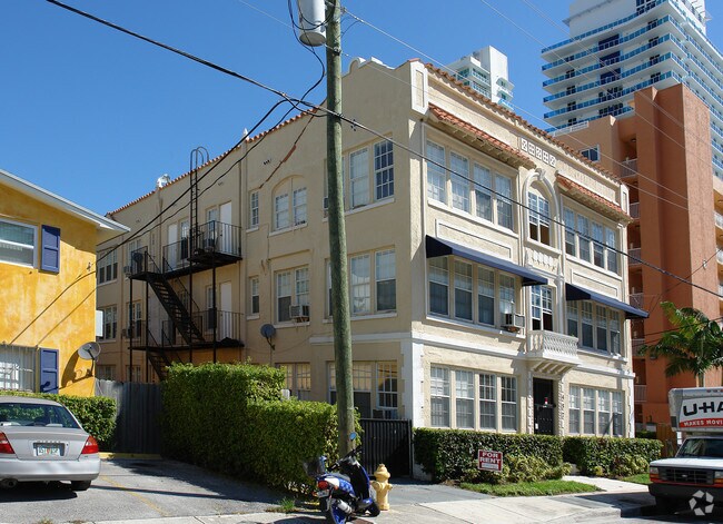 Building Photo - 457 NE 24th St