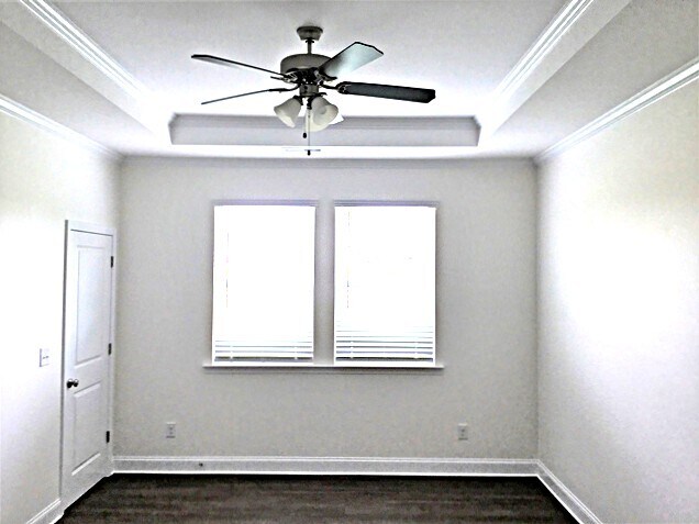 Building Photo - 4942 Trayton Ave