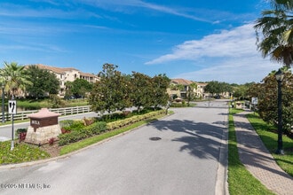 Building Photo - 415 La Travesia Flora