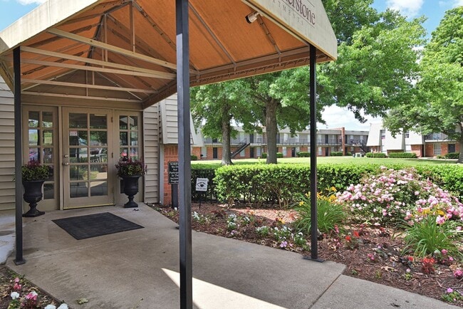 Interior Photo - Heatherstone Apartments