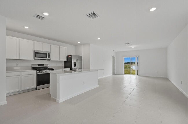 Building Photo - 10436 NW Suncrest Lp