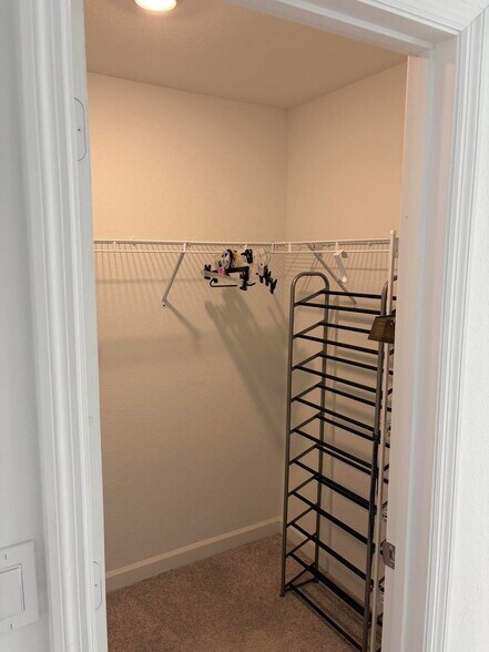 Building Photo - 4181 Lagoon Shore Dr