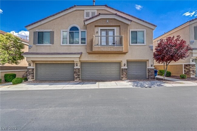 Building Photo - Beautiful Clark County Townhome