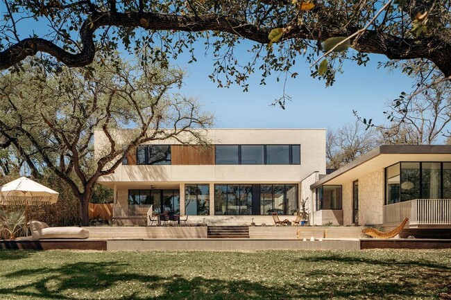 Building Photo - 4705 Balcones Dr