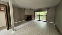 Building Photo - 4Plex 2bed x 1.5bath unit in Seattle, minutes away from major highways.