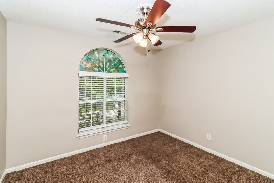 Building Photo - 7220 Reynard Ln