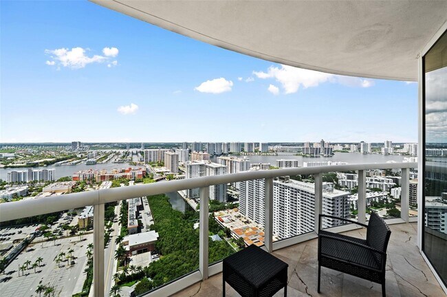 Building Photo - 17201 Collins Ave