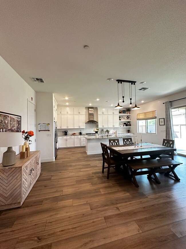 Building Photo - Single-story home in Spring Lake