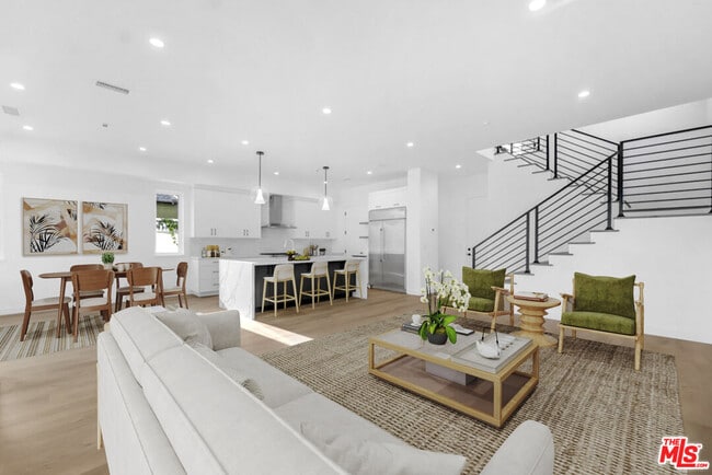 Building Photo - 3137 Curts Ave