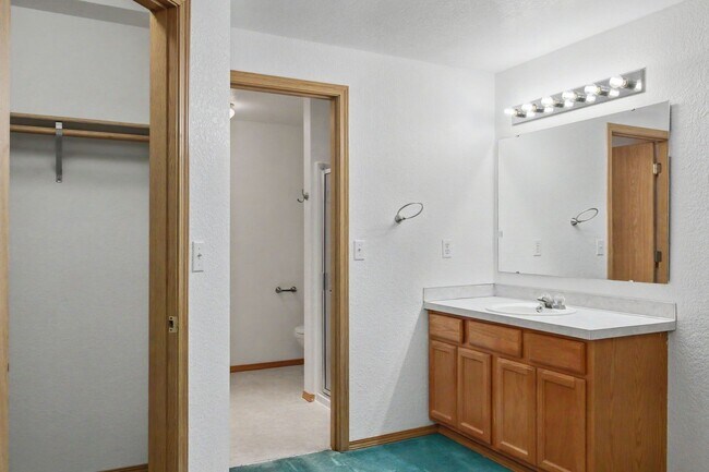 Building Photo - Beautiful 3-Bedroom Home in a Gated Community with Resort-Style Amenities