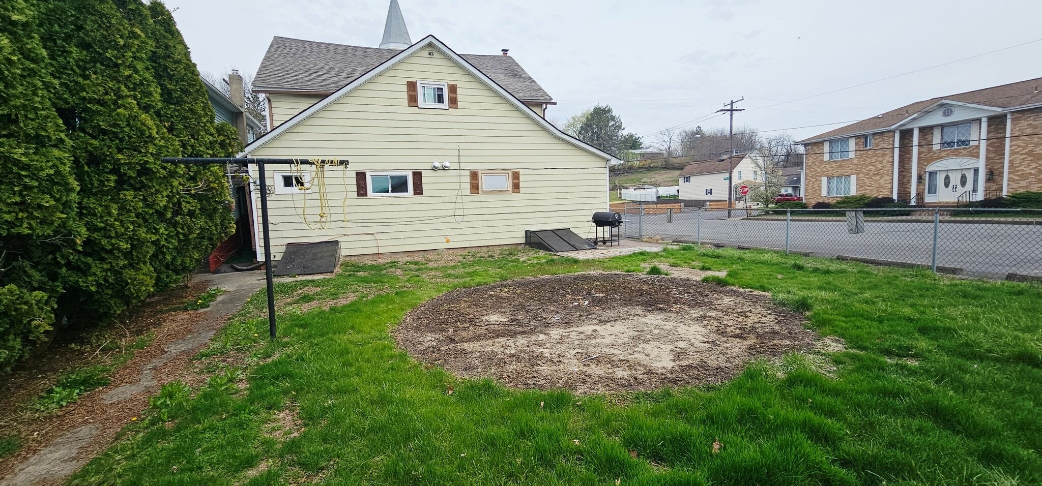 Building Photo - 304 Vine St