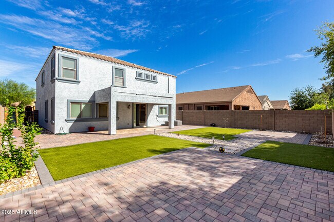 Building Photo - 15856 N 76th Ave