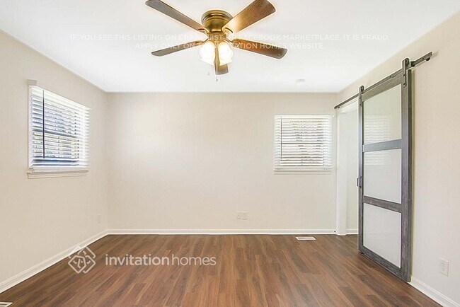 Building Photo - 232 Sandlewood Dr