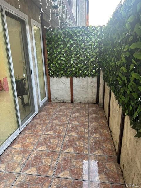 Enclosed patio - 7432 Hazeltine Ave