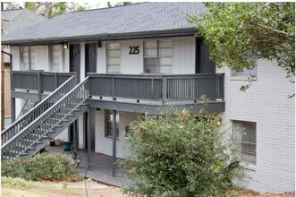 Building Photo - 225-Hillcrest