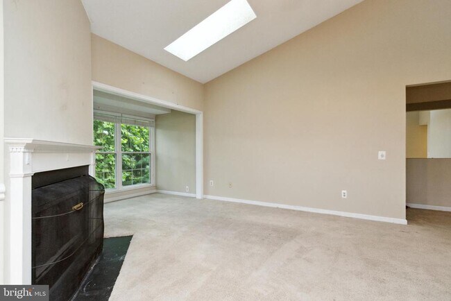 Building Photo - 9260 Niki Pl