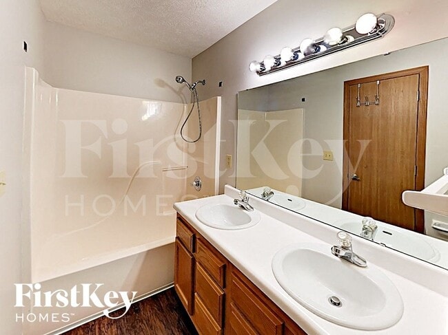 Building Photo - 540 Buffalo Run Dr