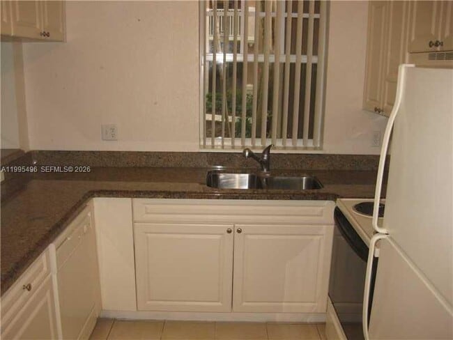 Building Photo - 6894 W Sample Rd