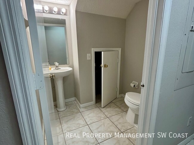 Building Photo - 10823 Brickside Ct