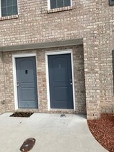 Building Photo - 1533 Pinebrook Court