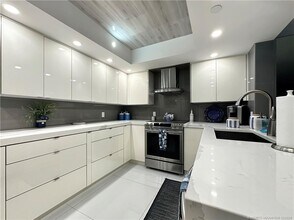 Building Photo - 8750 S Ocean Dr