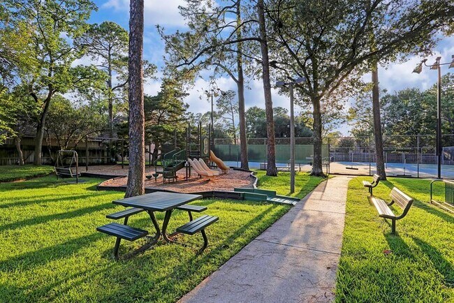 Building Photo - 618 Timber Cir