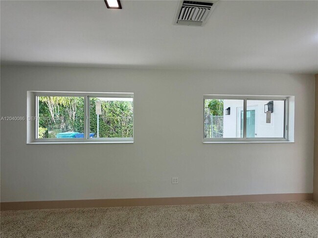 Building Photo - 8235 SW 62nd Pl