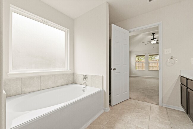 Building Photo - 16401 Olive Sparrow Dr