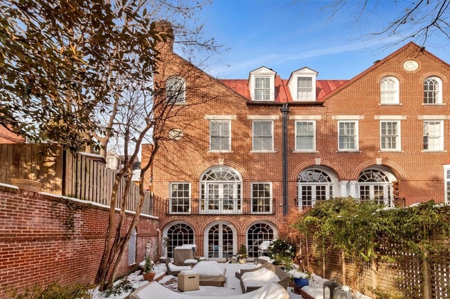 Building Photo - 3230 Volta Pl NW