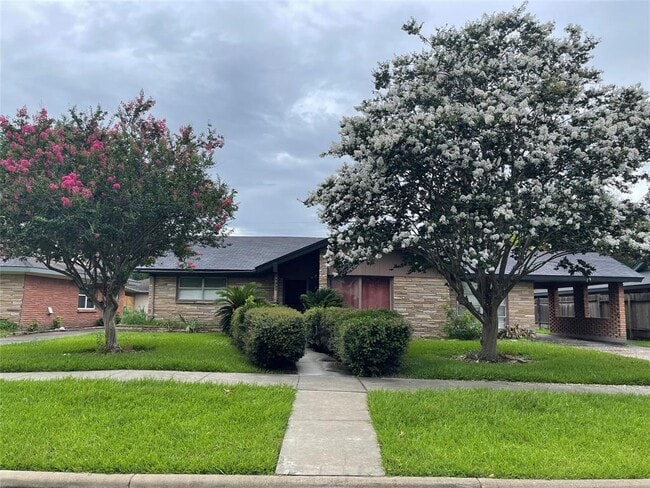 Building Photo - 4031 Martinshire Dr