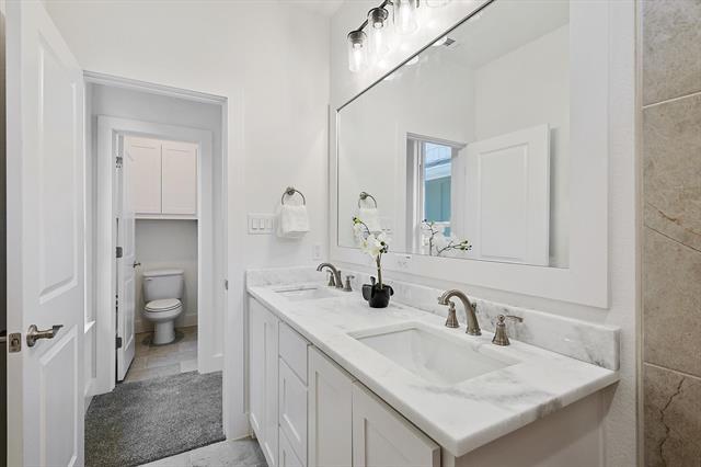 Building Photo - 518 Woodside Trl