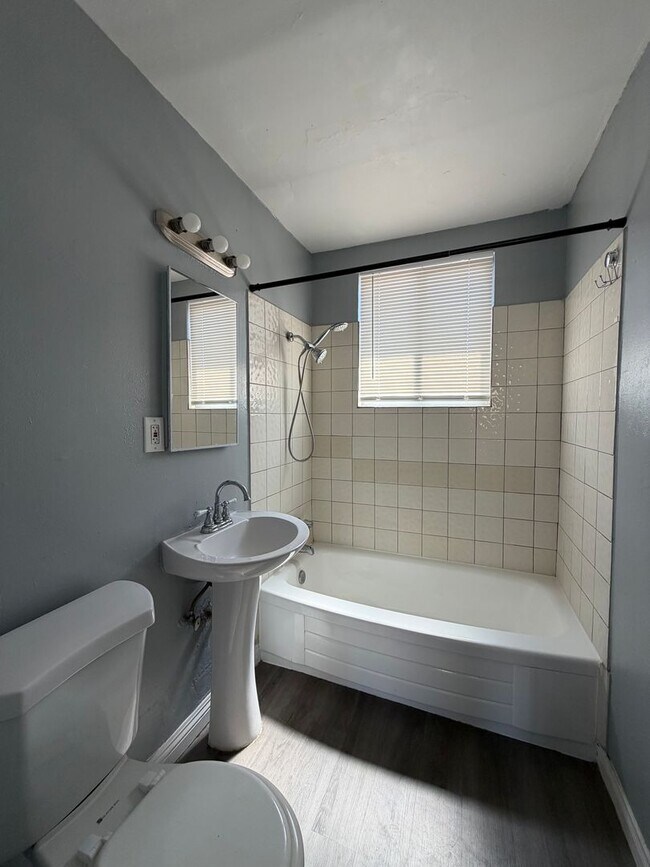 Building Photo - P156
