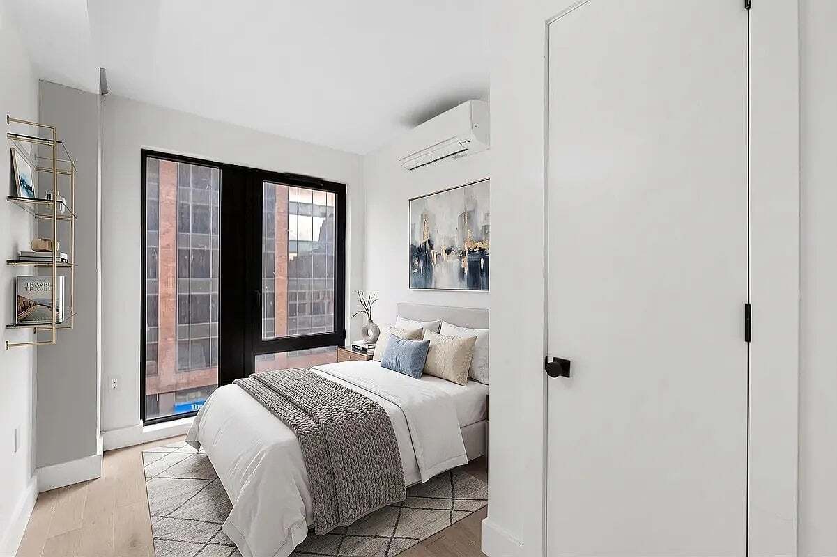 Building Photo - 60 W 125th St