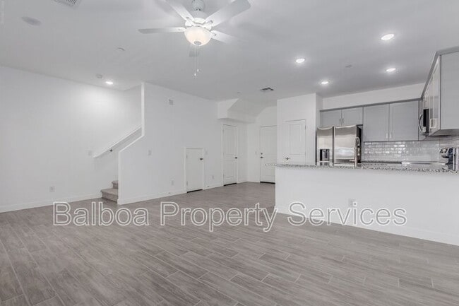 Building Photo - 1318 S 105th Pl