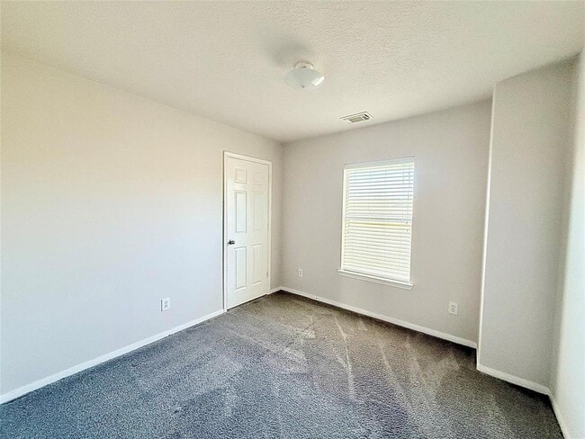 Building Photo - 23744 Martin S Cir
