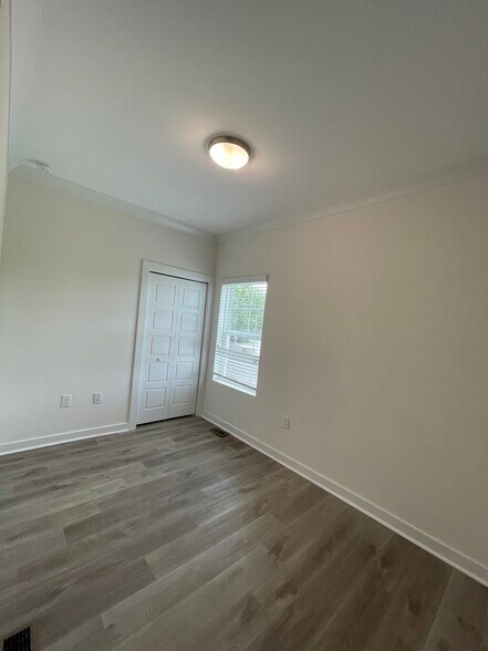Building Photo - 2041 Ocean Dr NW