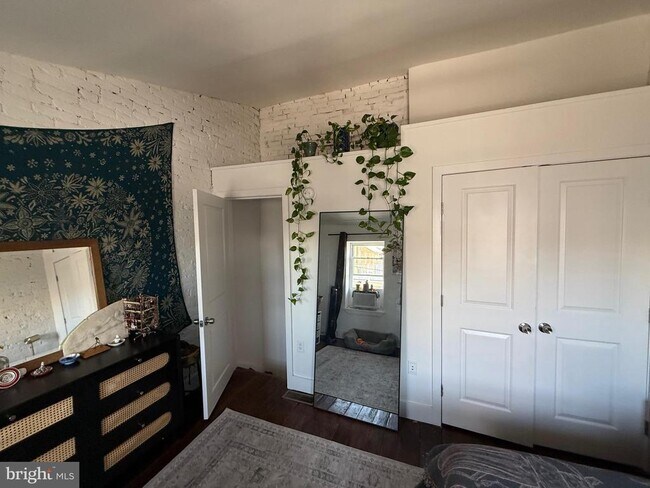 Building Photo - 2165 E Dauphin St