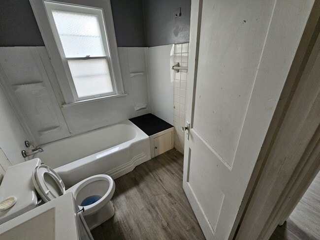 Building Photo - 15906 Corsica Ave