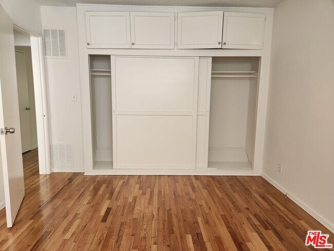 Building Photo - 8853 Alcott St