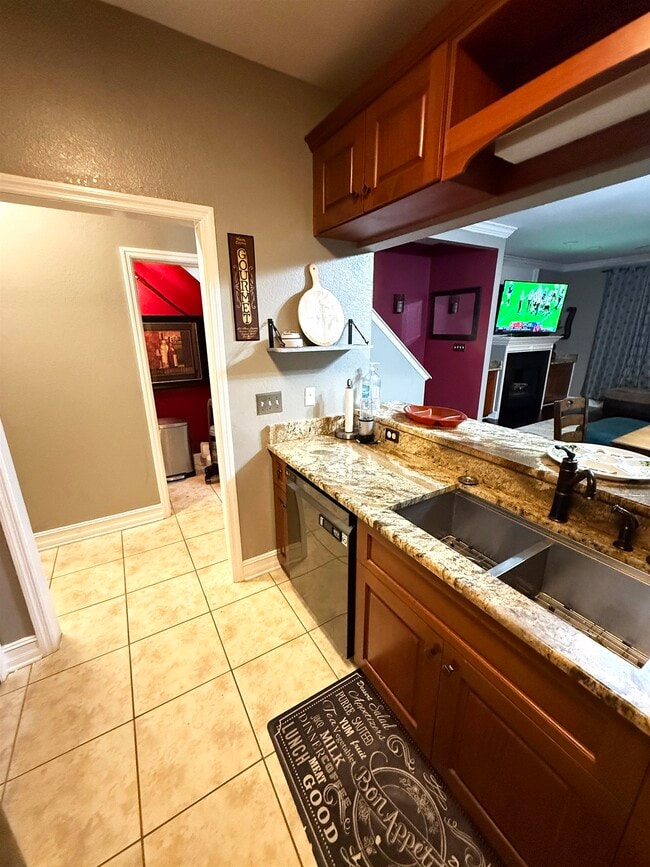 Building Photo - 1508 Crescent Hills Dr