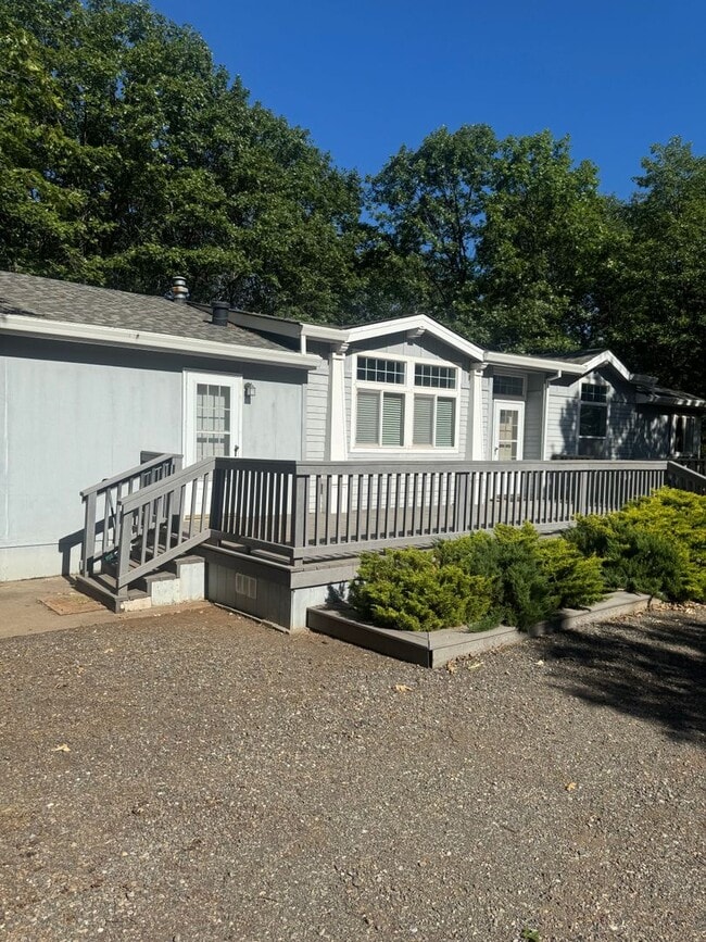 Building Photo - 3 BEDROOM COUNTRY HOME IN SHINGLETOWN
