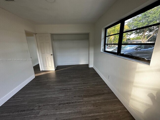 Building Photo - 2021 NW 12th Ave