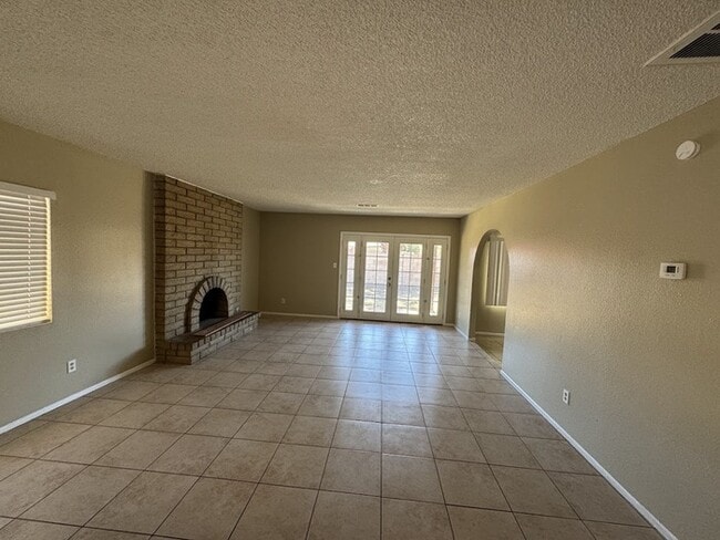 Building Photo - 5339 W Yucca St