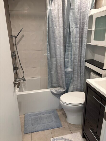 Building Photo - 769 N Uber St