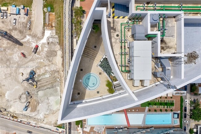 Building Photo - 60 SW 13th St