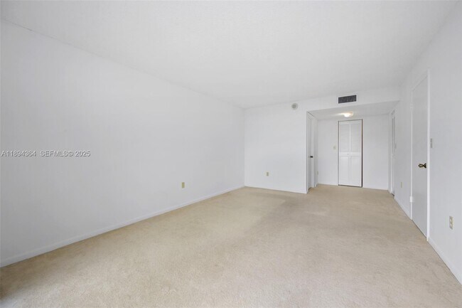 Building Photo - 1300 NE Miami Gardens Dr