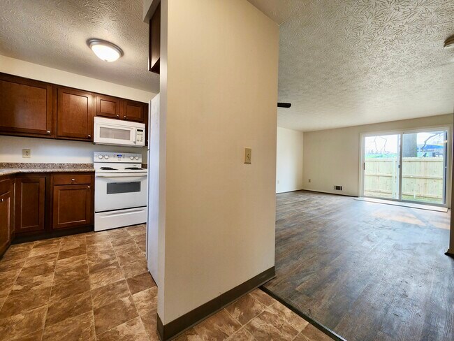 Building Photo - 34 Orchard St