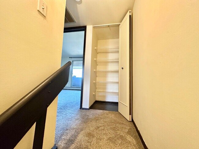 Building Photo - 11958 W Mill Rd