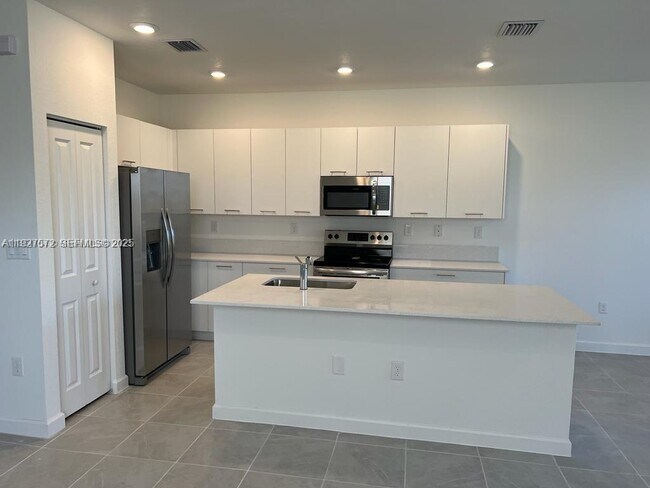 Building Photo - 2281 NW 131st Cir