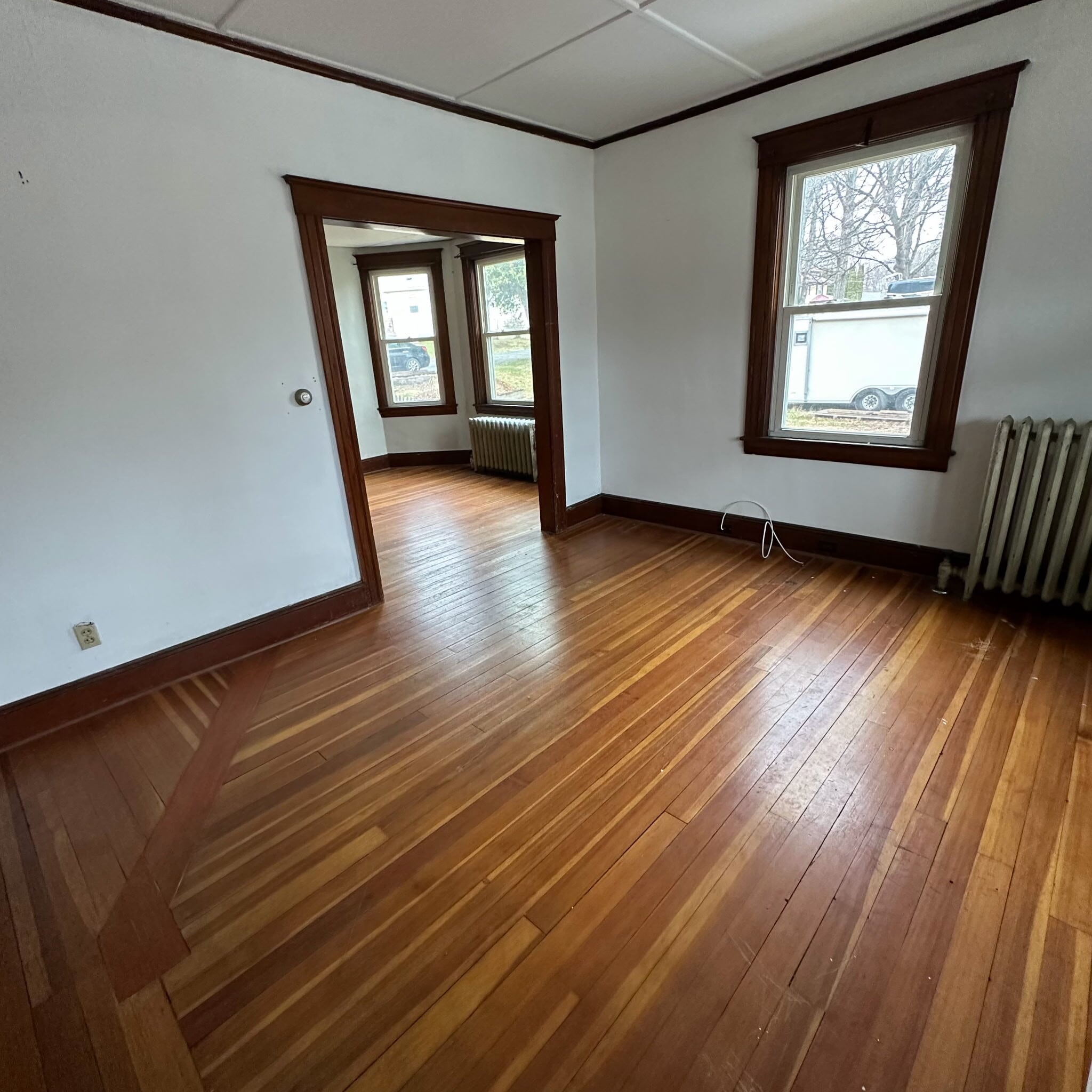Entrance with View of Dining Room, - 18 Harris St